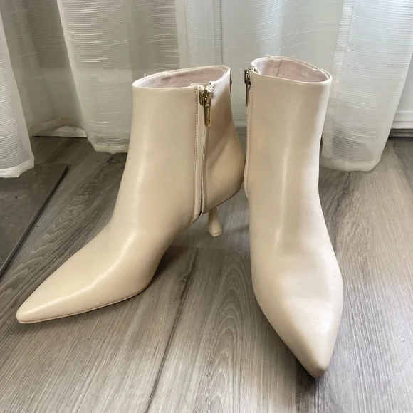 Circus By Sam Edelman Suzie Cream Ankle Boots Kitten Heel Size 8 - Picture 2 of 12